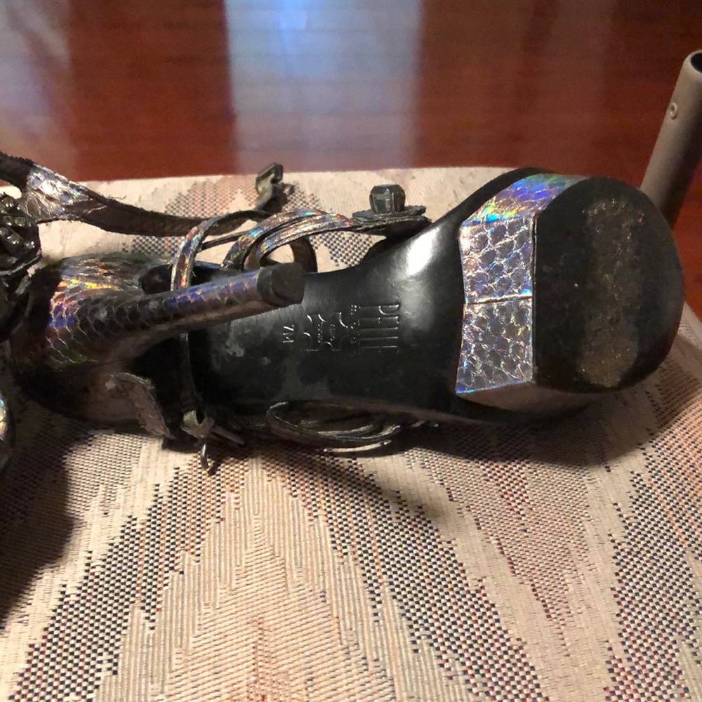High heels - Picture 2 of 2